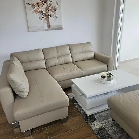 Apartment Paradise 2 *