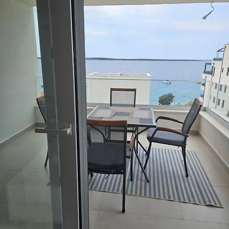 Paradise 2 Apartment Mandre